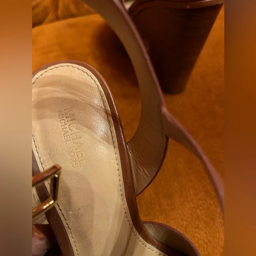 Michael kors leather platforms size 8